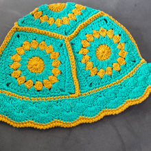 Load image into Gallery viewer, Crotchet Hats