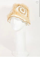 Load image into Gallery viewer, Crotchet Hats