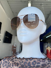 Load image into Gallery viewer, Aviator shades
