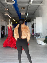Load image into Gallery viewer, Cropped faux fur jacket
